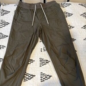 ✨ Men’s Vuori Ripstop Jogger Pants – Performance & Travel ✨